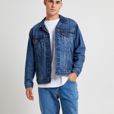 New LEVIS Relaxed Fit Trucker Denim Jacket Waterfalls