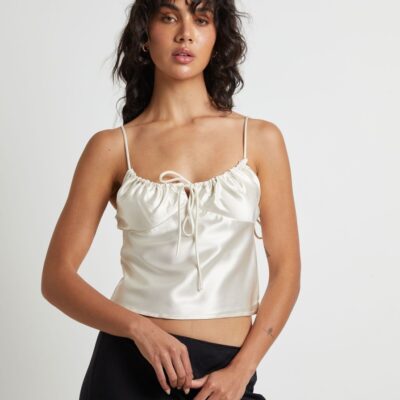 Clearance  ALICE IN THE EVE Ruby Romantic Slip Top In Ivory