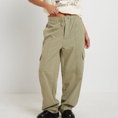 New LARRIET Cargo Pants In Sage